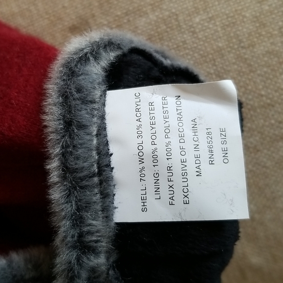Wool Red Gloves - Picture 6 of 6